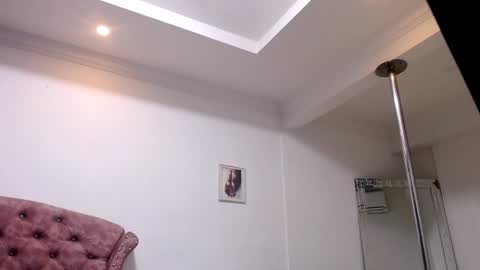 Snapshot of kim_lennon chatting on January 13, 11:19 am K I M online show from January 13, 11:19 am