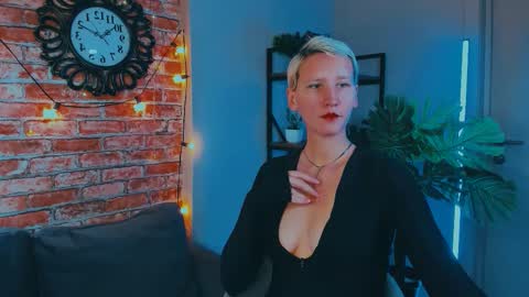 Snapshot of kim_waite chatting on October 2, 12:10 pm Kim online show from October 2, 12:10 pm