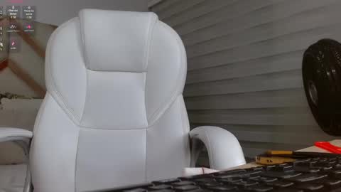 kimara lion online show from December 13, 4:00 am