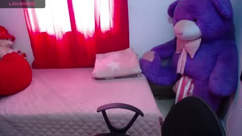 Kim online show from June 4, 3:27 pm