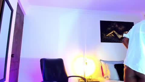 Kimberly Banks online show from February 26, 8:24 pm