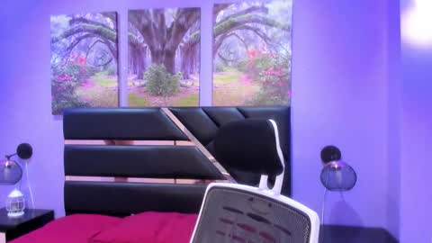 Kimberly Villalobos online show from November 17, 11:33 am