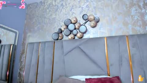  KIM  online show from February 8, 3:43 am