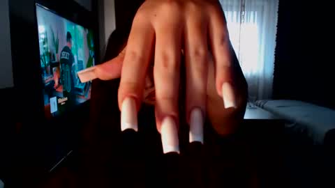 Kim Lee  online show from January 8, 12:37 pm