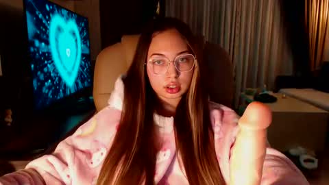 Kim Lee  online show from December 30, 2:09 am