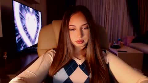 Kim Lee  online show from December 28, 4:20 pm