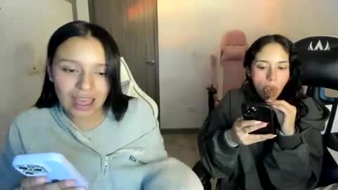 Snapshot of kimmi_foxy chatting on October 15, 11:18 pm kimmi online show from October 15, 11:18 pm