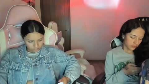 Snapshot of kimmi_foxy chatting on September 23, 11:36 pm kimmi online show from September 23, 11:36 pm