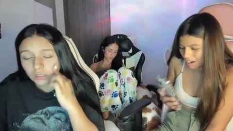 Snapshot of kimmi_foxy chatting on October 4, 12:05 am kimmi online show from October 4, 12:05 am