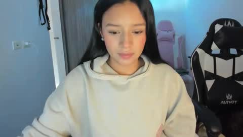 Snapshot of kimmi_foxy chatting on September 28, 10:15 pm kimmi online show from September 28, 10:15 pm