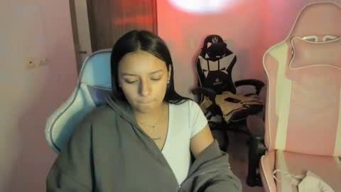Snapshot of kimmi_foxy chatting on October 21, 11:53 pm kimmi online show from October 21, 11:53 pm