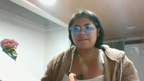 Snapshot of kimmy_kimmy_ chatting on December 4, 11:24 pm Kimmy online show from December 4, 11:24 pm