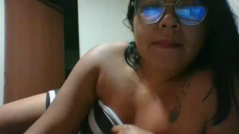 Snapshot of kimmy_kimmy_ chatting on February 11, 12:28 am Kimmy online show from February 11, 12:28 am