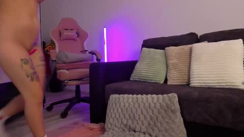 Snapshot of kimskye chatting on September 26, 1:20 pm KimSkye online show from September 26, 1:20 pm