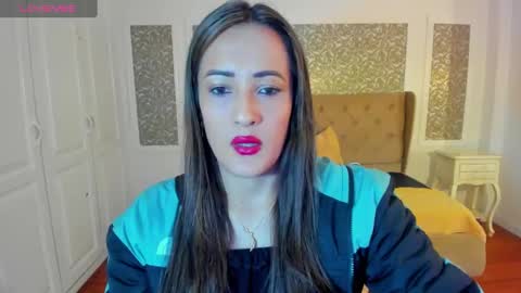 Snapshot of kimwessel_ chatting on December 2, 7:36 pm Kim online show from December 2, 7:36 pm