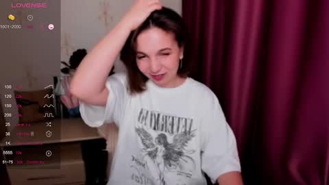 Snapshot of kindhazelhere_ chatting on February 24, 8:25 am Hazel online show from February 24, 8:25 am