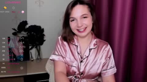 Snapshot of kindhazelhere_ chatting on February 14, 12:36 pm Hazel online show from February 14, 12:36 pm