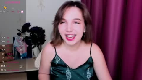 Snapshot of kindhazelhere_ chatting on February 18, 6:59 am Hazel online show from February 18, 6:59 am