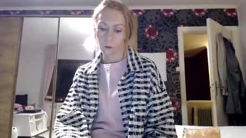 sexysexyhotwetpinkredpussy online show from September 20, 7:56 pm