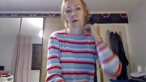 sexysexyhotwetpinkredpussy online show from September 18, 7:56 pm