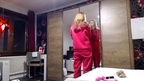 sexysexyhotwetpinkredpussy online show from December 29, 4:51 pm