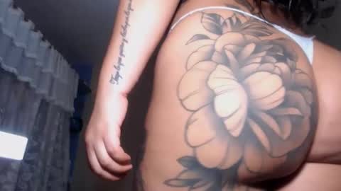 kinky_eli_ online show from December 4, 4:52 pm