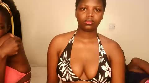 Snapshot of kinky_lola1 chatting on October 6, 2:01 pm Lola online show from October 6, 2:01 pm