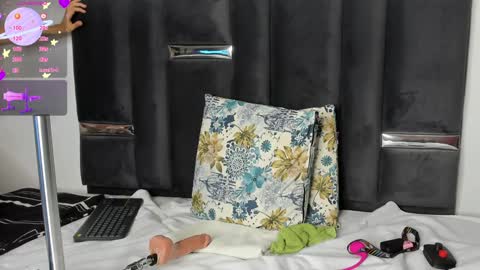 Snapshot of kinky_polar chatting on January 10, 2:04 am Polar online show from January 10, 2:04 am