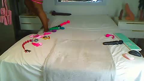 KinyBunz online show from June 10, 4:11 am