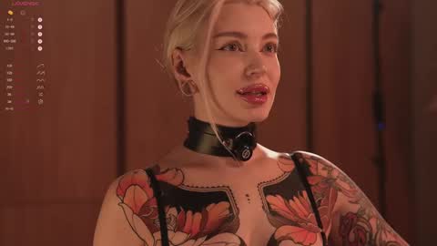 kinkylina_ online show from March 8, 12:07 pm