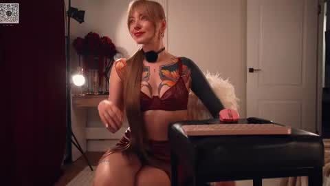 kinkylina_ online show from June 30, 3:55 pm