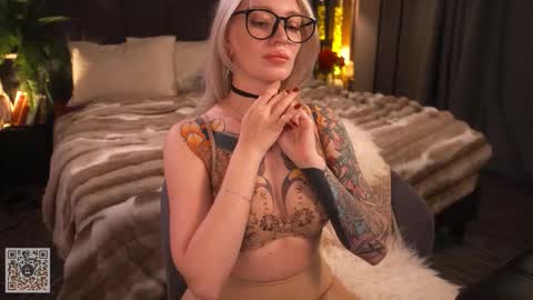 kinkylina_ online show from November 21, 5:26 pm