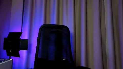 Kira and friends online show from September 30, 7:19 pm