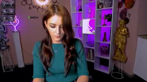 Kira  online show from September 25, 9:45 pm