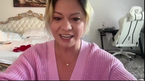 Snapshot of kiradivine chatting on October 10, 1:05 pm KiraDivine online show from October 10, 1:05 pm