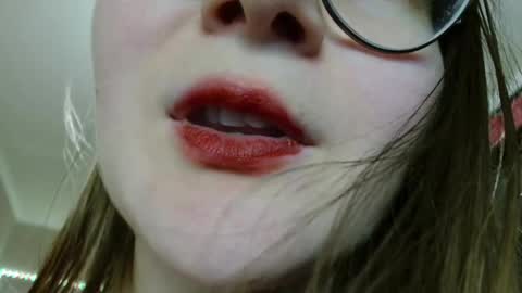 KiraGoldens online show from October 15, 8:50 am