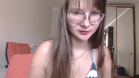 KiraGoldens online show from September 14, 7:28 am