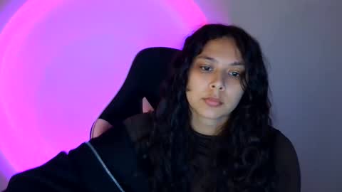 kiss_ameliaa online show from November 27, 8:50 am