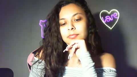 Snapshot of kiss_ameliaa chatting on February 24, 5:53 pm kiss_ameliaa online show from February 24, 5:53 pm