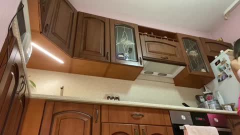 KissIris online show from December 10, 2:50 pm