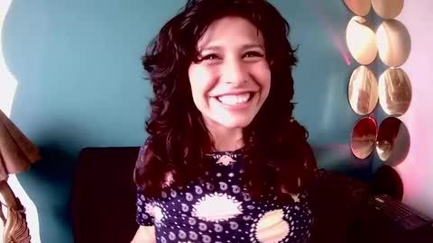 kiss Me Monroe online show from May 5, 3:37 pm