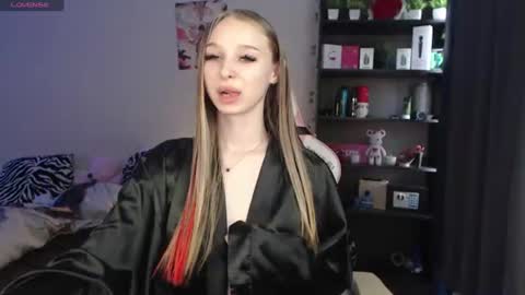 kitsuneyX online show from June 18, 12:34 am