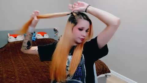 Snapshot of kitten_alisa chatting on October 9, 6:56 pm Alissa online show from October 9, 6:56 pm