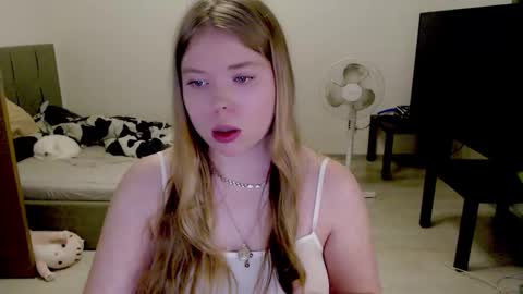 Jennyblonde and Emmabrunette online show from November 4, 5:29 pm