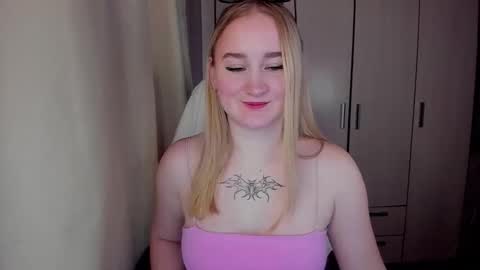 kitten_sun online show from February 13, 4:03 am