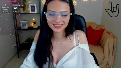 Snapshot of kitti__ chatting on October 9, 2:48 am Kitti online show from October 9, 2:48 am