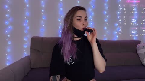 Snapshot of kittie_bear chatting on February 6, 6:24 pm Veronica online show from February 6, 6:24 pm