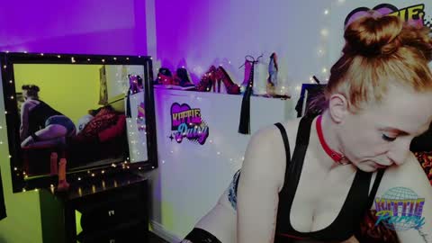 Snapshot of kittiepurry chatting on January 15, 4:36 am Kittie Purry online show from January 15, 4:36 am