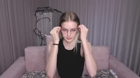 Kitty online show from June 14, 3:30 am
