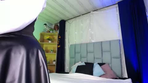 KITTY online show from December 17, 9:08 pm